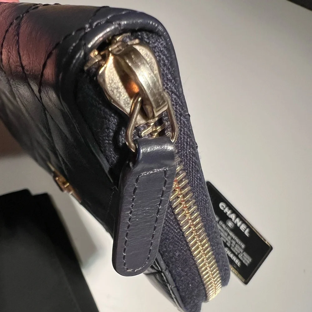 Chanel Reissue long zipper wallet second hand - Picture 6 of 12